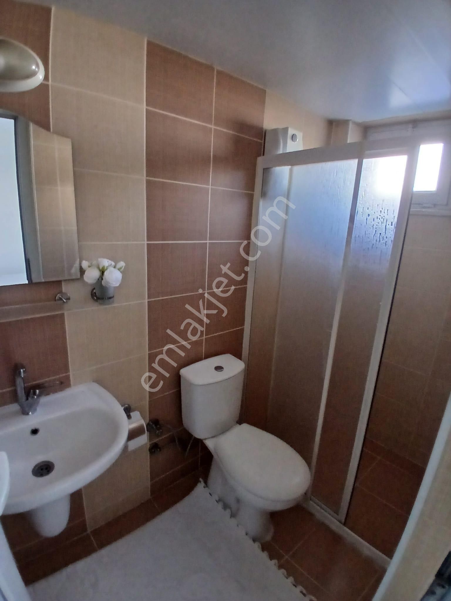 Ender Uysal Gayrimenkulden Üniversiteye Yakın 1+1 Sıfır Eşyalı Balkonlu Arakat Satılık Apart... - Görsel 8