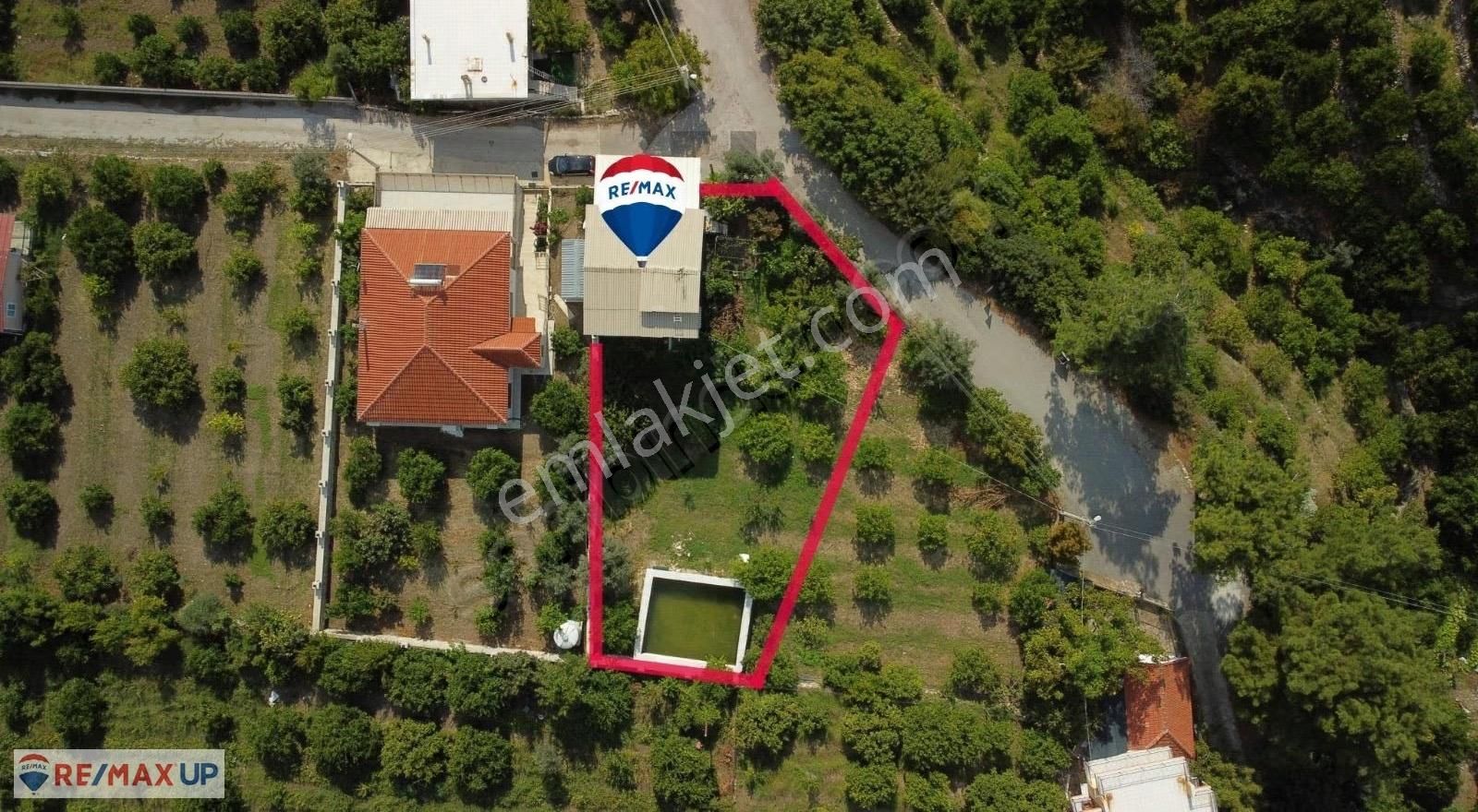 Menderes Özdere Deniz Ve Doğa Manzaralı Satılık Bahçe Ve Ev