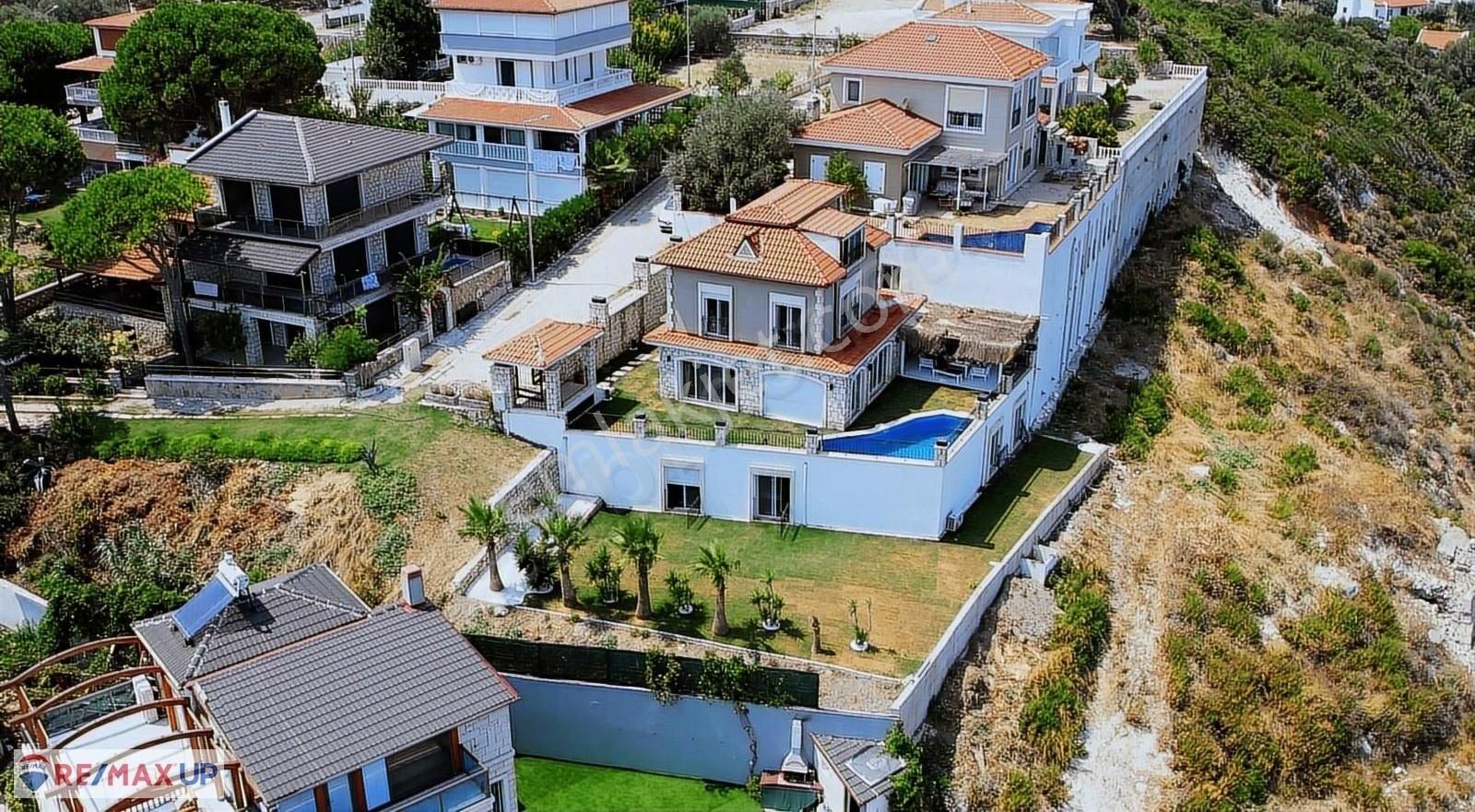 Ardıçta Denize Sıfır, Sonsuzluk Havuzlu 8+2 Lüks Villa - Görsel 24