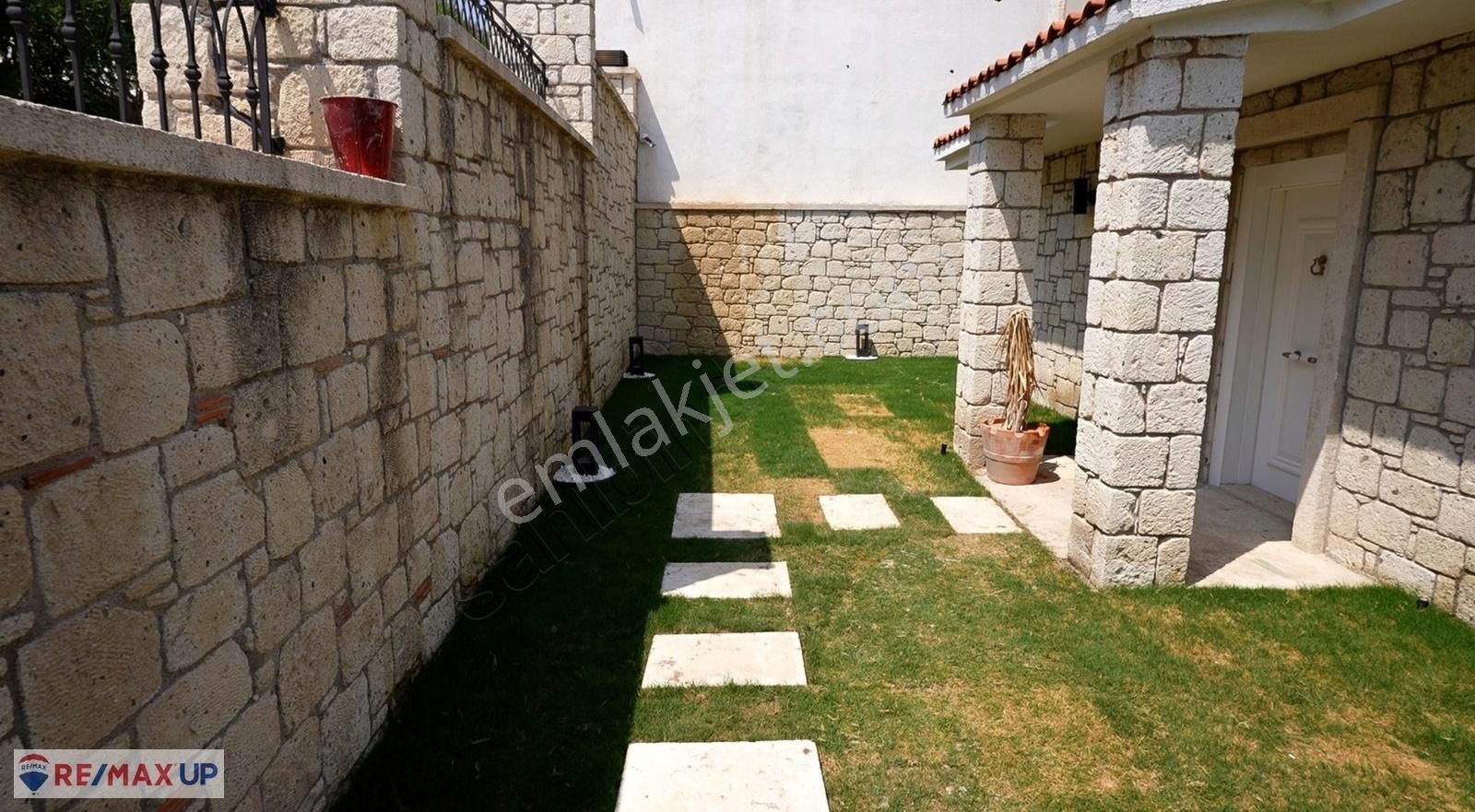 Ardıçta Denize Sıfır, Sonsuzluk Havuzlu 8+2 Lüks Villa - Görsel 20