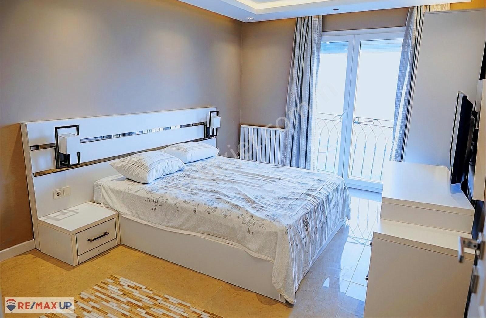 Ardıçta Denize Sıfır, Sonsuzluk Havuzlu 8+2 Lüks Villa - Görsel 5