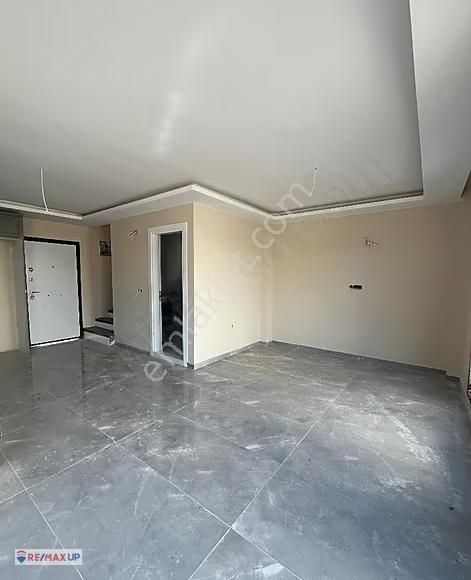 Denize Yürüme Mesafesinde Satılık 3+1 - Görsel 11