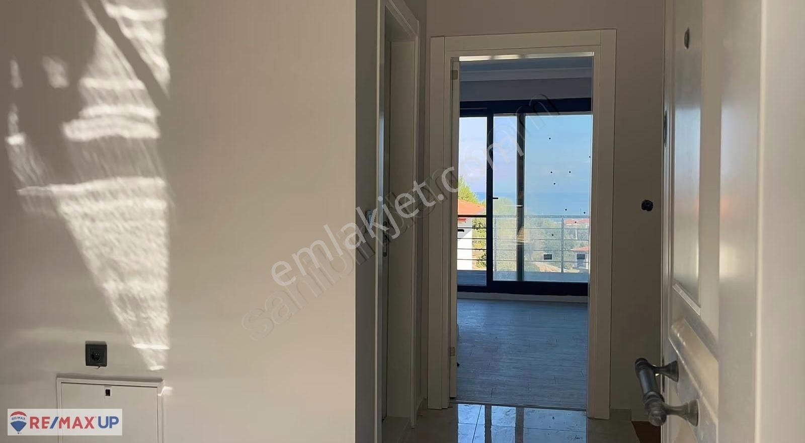 Karaburun Saip'te Deniz Manzaralı Tripleks 3+1 Villa - Görsel 27