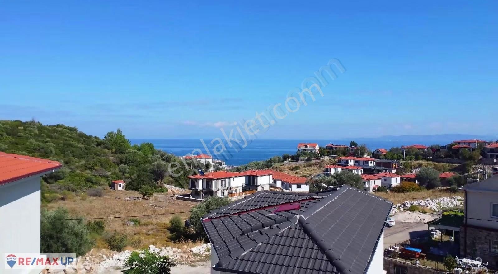 Karaburun Saip'te Deniz Manzaralı Tripleks 3+1 Villa - Görsel 23