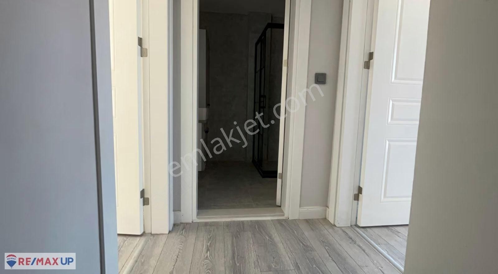 Karaburun Saip'te Deniz Manzaralı Tripleks 3+1 Villa - Görsel 24