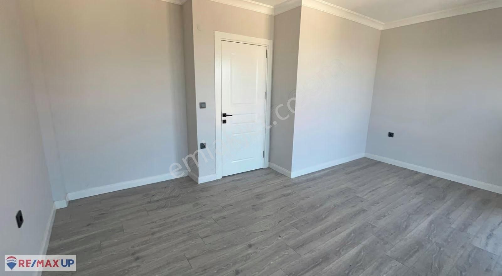 Karaburun Saip'te Deniz Manzaralı Tripleks 3+1 Villa - Görsel 30