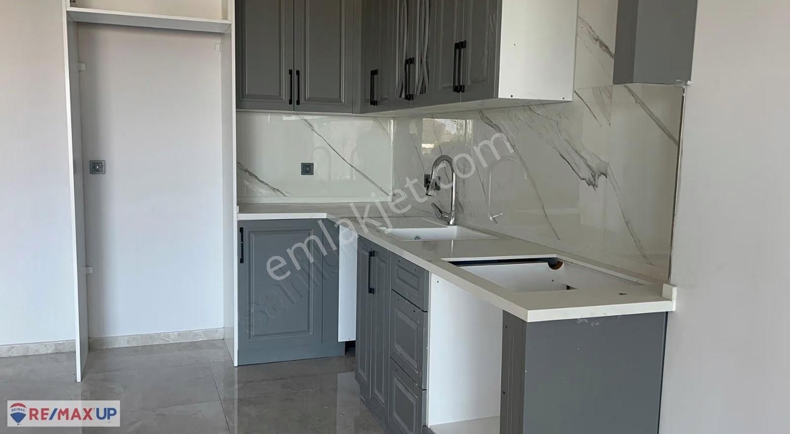 Karaburun Saip'te Deniz Manzaralı Tripleks 3+1 Villa - Görsel 34