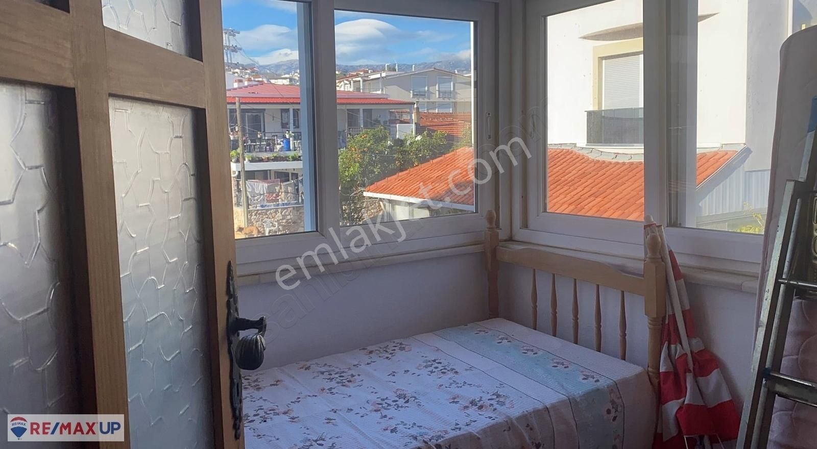 Mordoğan'da Denize 10 Metre Mesafede 7+1 Eşyalı Kiralık Ev - Görsel 14