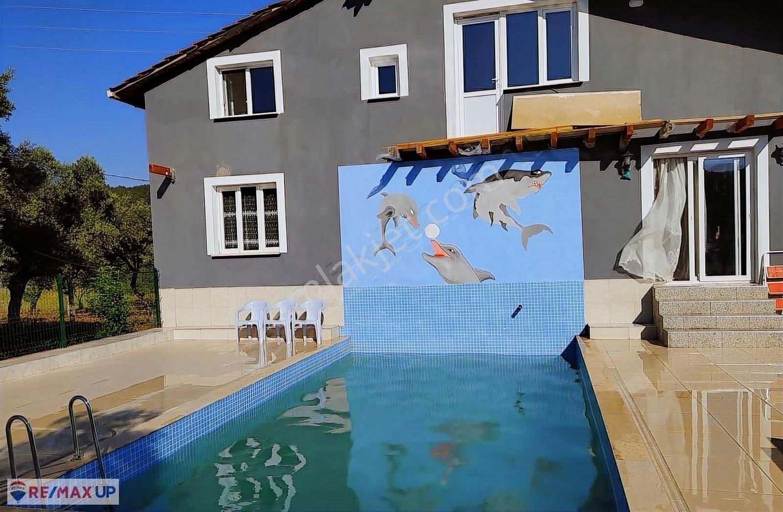 Torbalı Dağkızılcada 6055 M² İçerisinde Yüzme Havuzlu Çiftlik