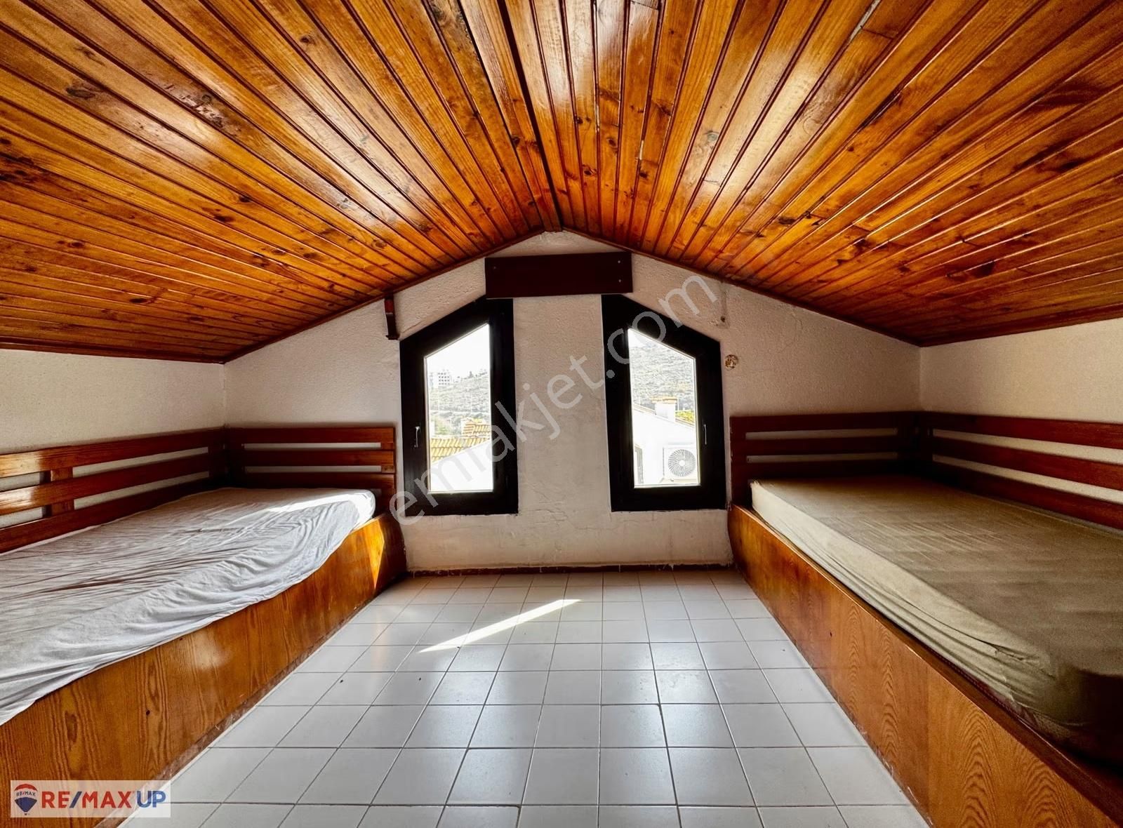 Denize Sıfır Baksat Sitesinde 3+1 Villa - Görsel 9
