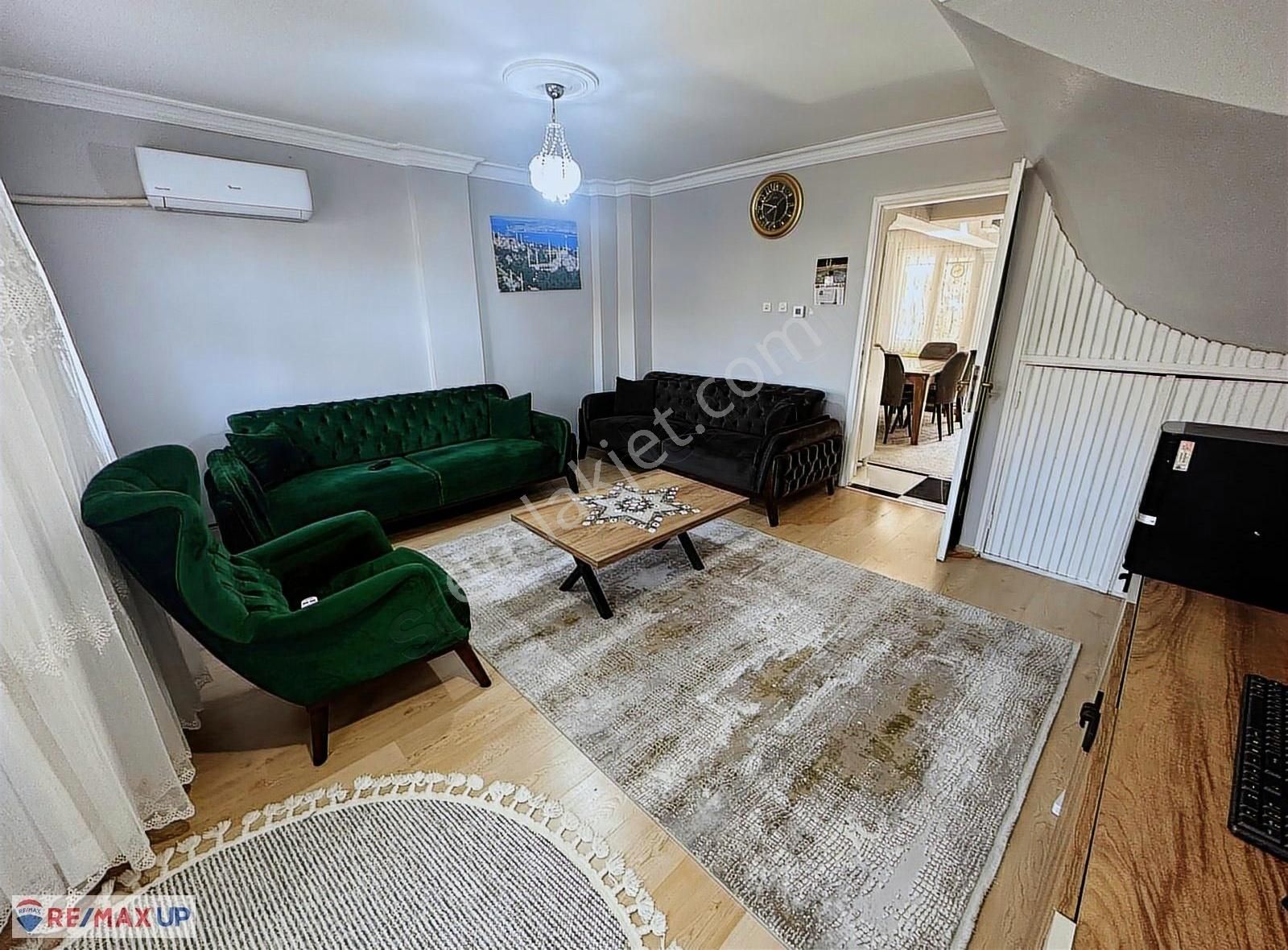 Gaziemir'de Geniş Ve Bakımlı Satılık Triplex Villa - Görsel 17