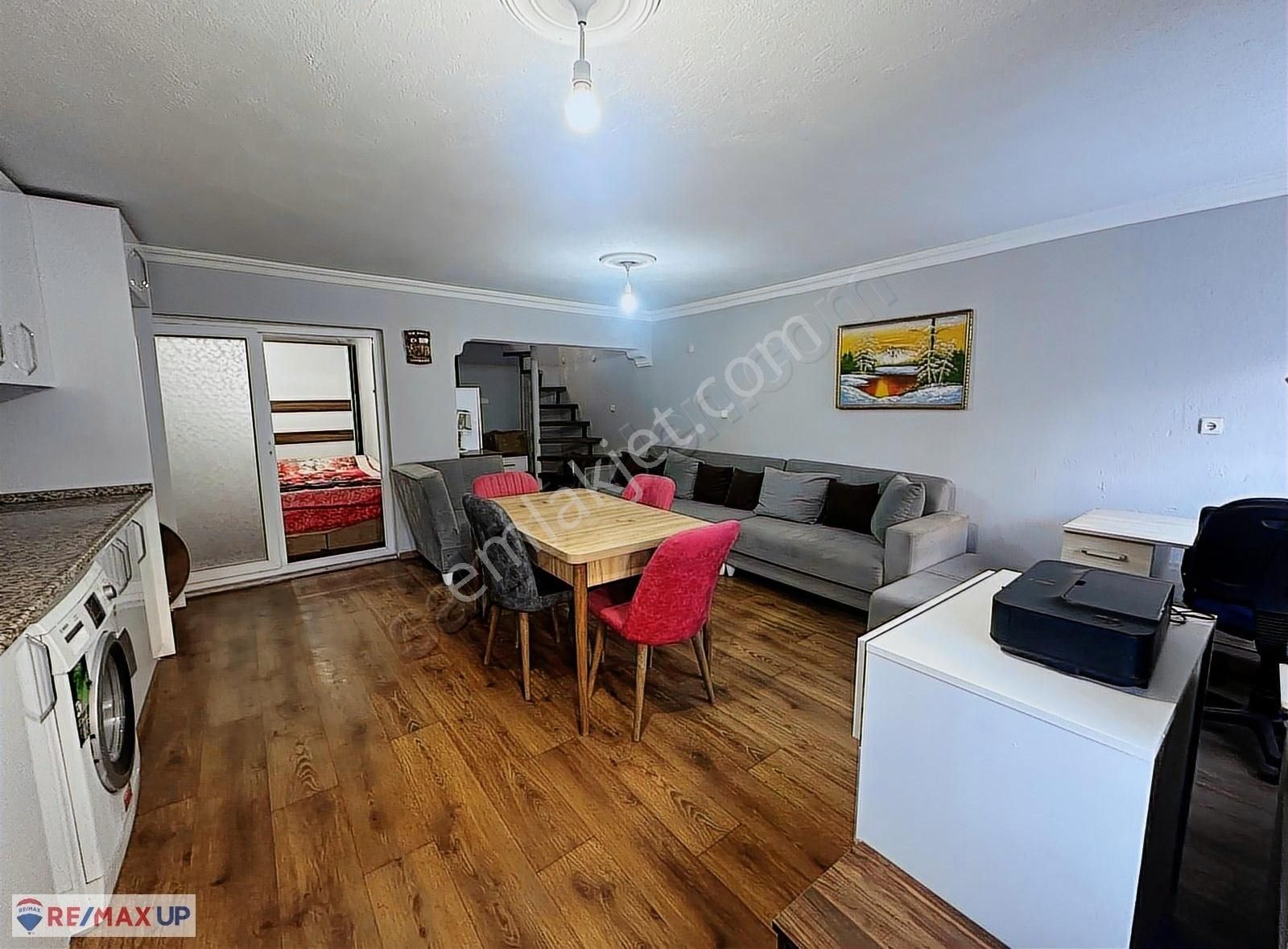 Gaziemir'de Geniş Ve Bakımlı Satılık Triplex Villa - Görsel 31