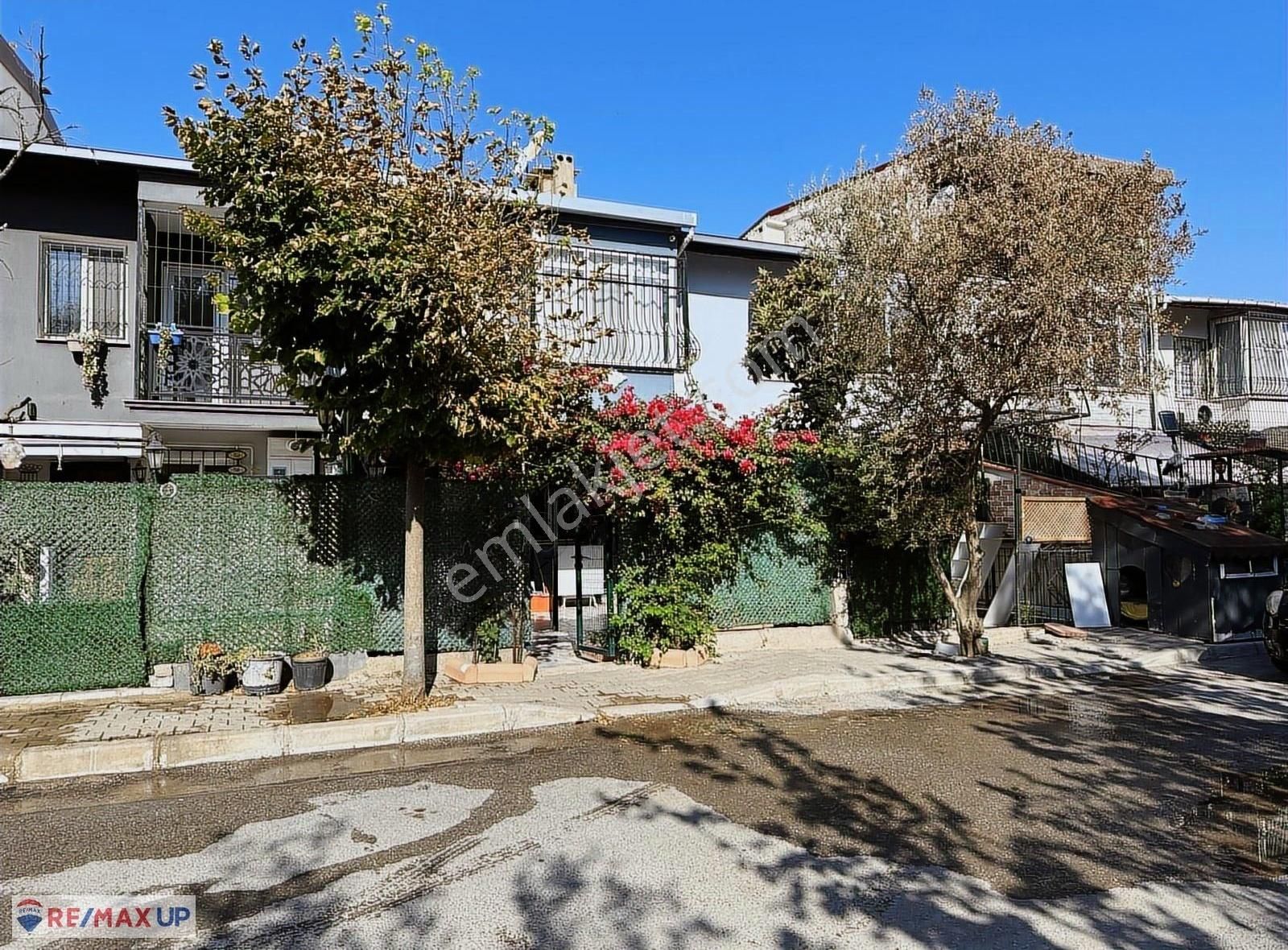 Gaziemir'de Geniş Ve Bakımlı Satılık Triplex Villa - Görsel 12