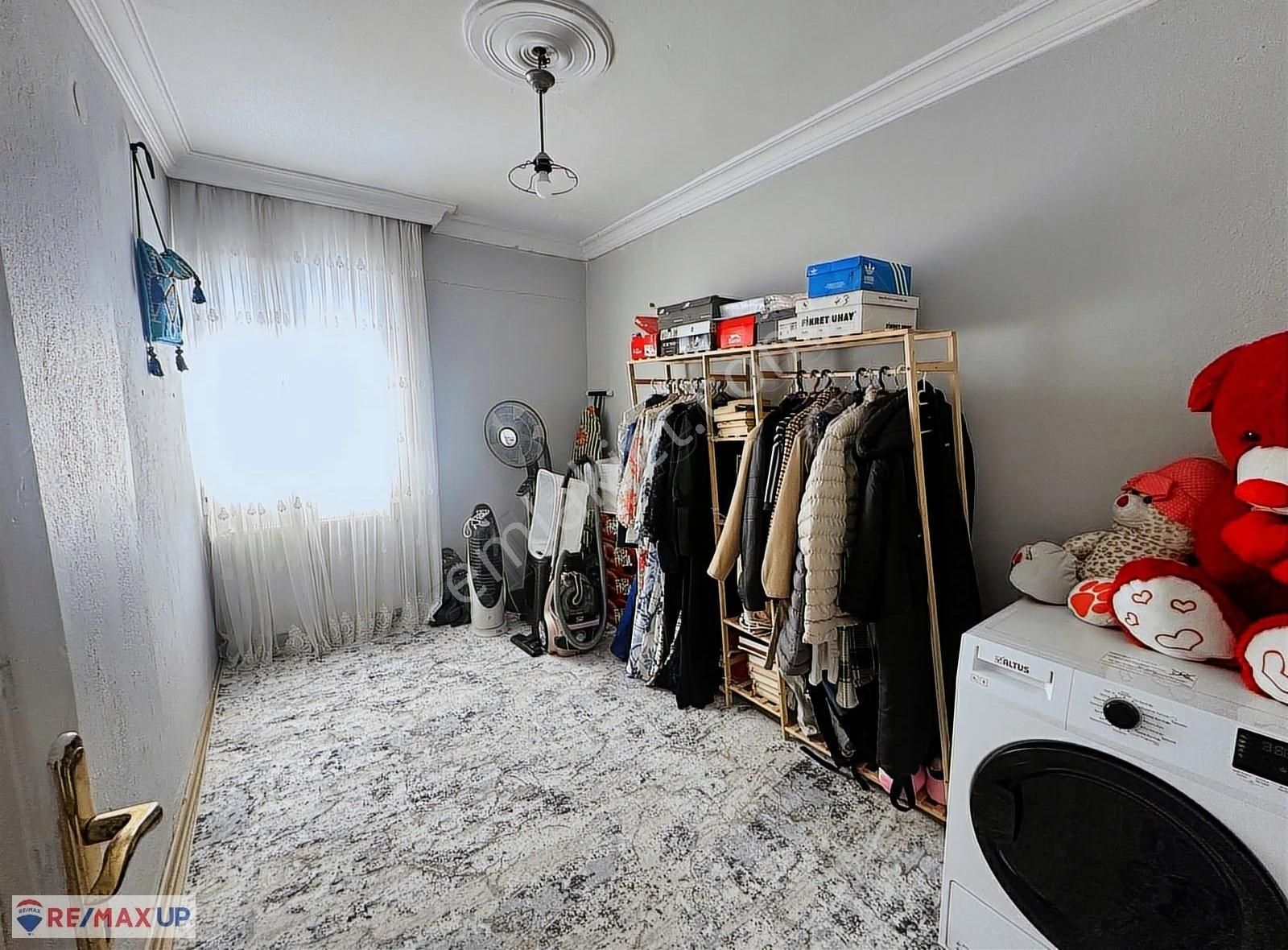 Gaziemir'de Geniş Ve Bakımlı Satılık Triplex Villa - Görsel 18
