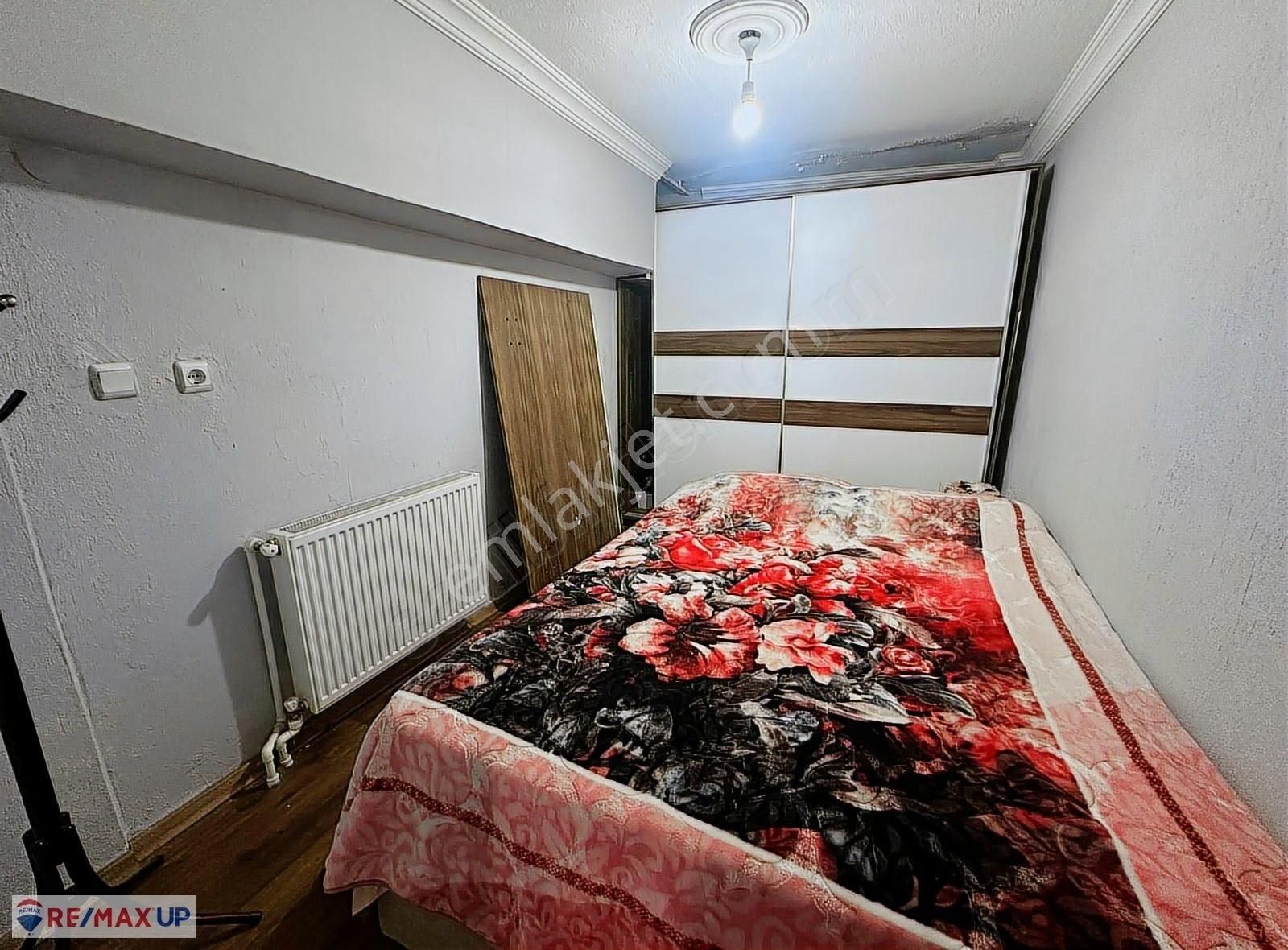 Gaziemir'de Geniş Ve Bakımlı Satılık Triplex Villa - Görsel 6