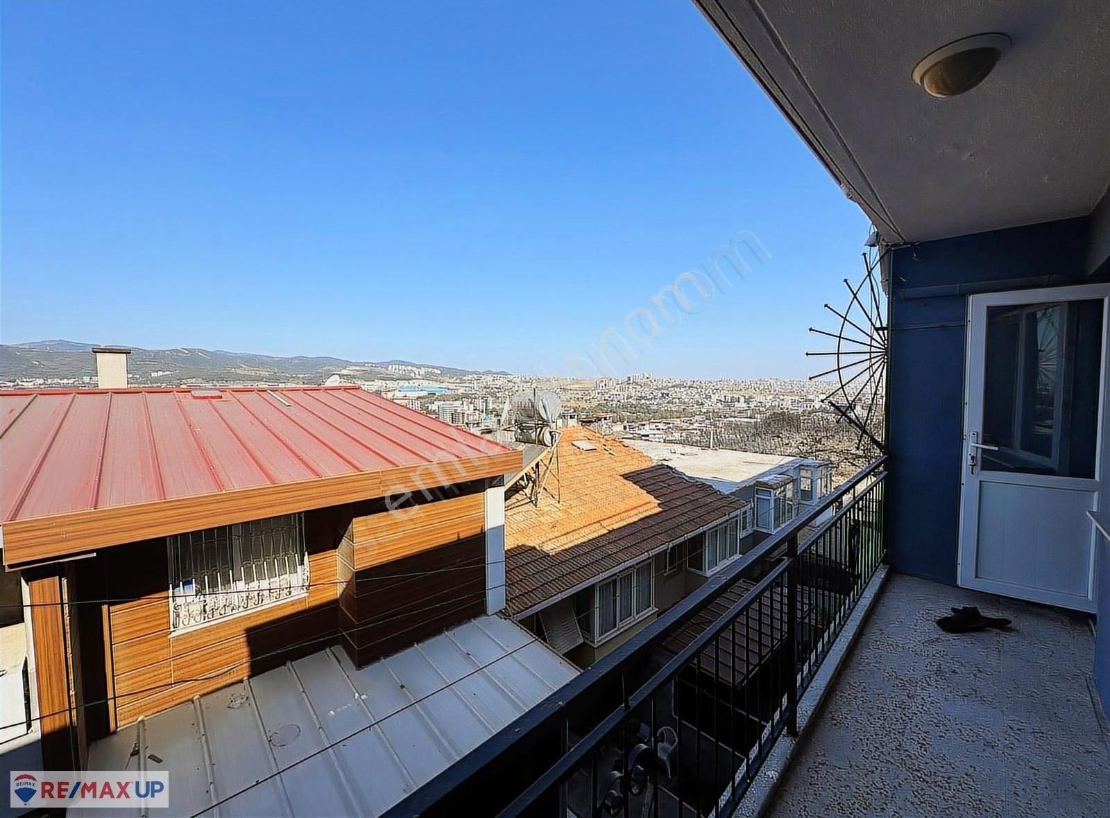 Gaziemir'de Geniş Ve Bakımlı Satılık Triplex Villa - Görsel 30