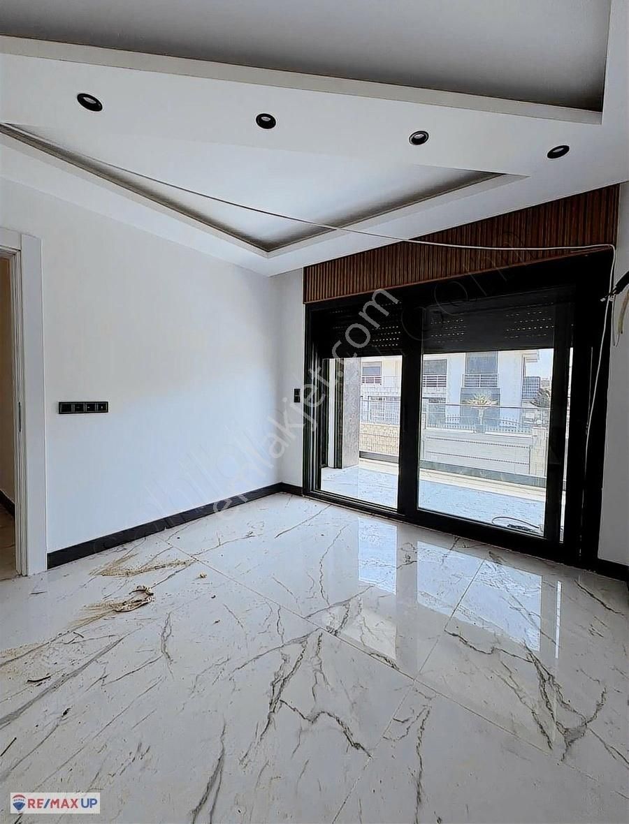 Çeşme Reisdere'de Ferah Havuzlu 4+1 Satılık! - Görsel 3