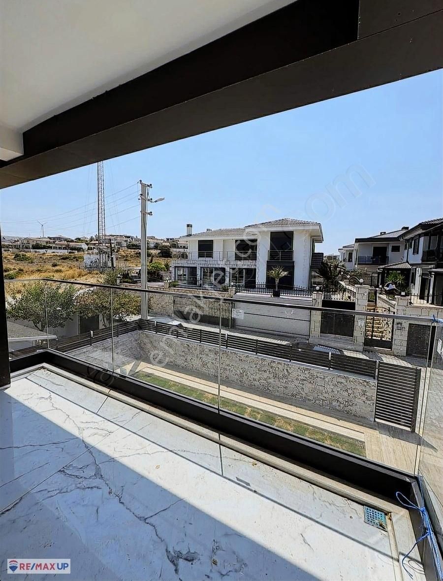 Çeşme Reisdere'de Ferah Havuzlu 4+1 Satılık! - Görsel 15