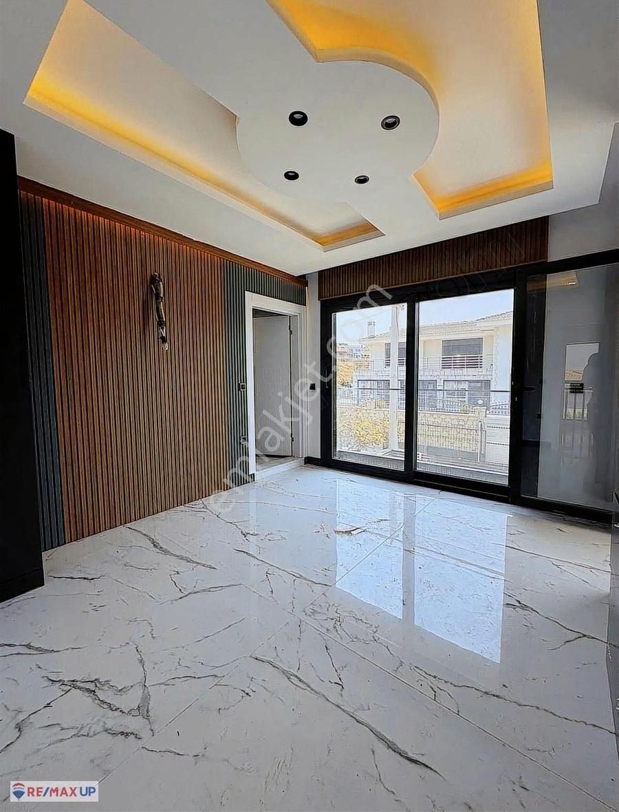 Çeşme Reisdere'de Ferah Havuzlu 4+1 Satılık! - Görsel 13