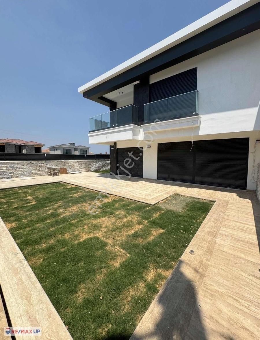 Çeşme Reisdere'de Ferah Havuzlu 4+1 Satılık! - Görsel 12