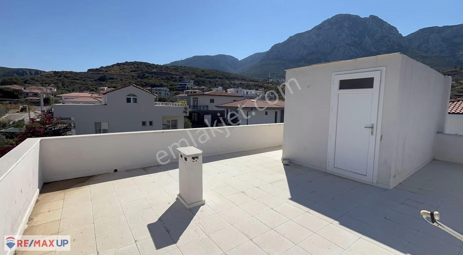 Karaburun Saipaltında Denize Yürüyüş Mesafesinde Müstakil - Görsel 10