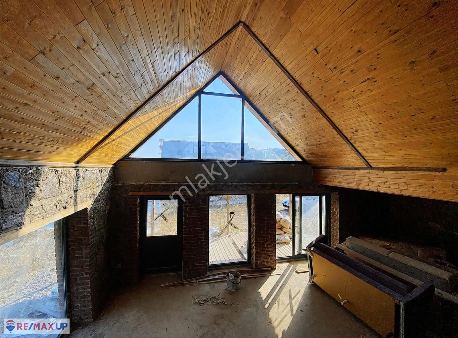 Bornova Beşyol Da 400 M² İçerısınde Taş Ev - Görsel 2