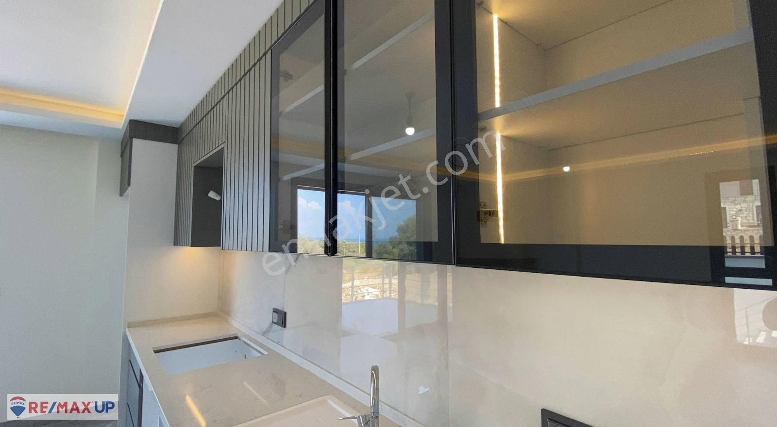 Karaburun Saip'te 5+2 Villa - Görsel 14