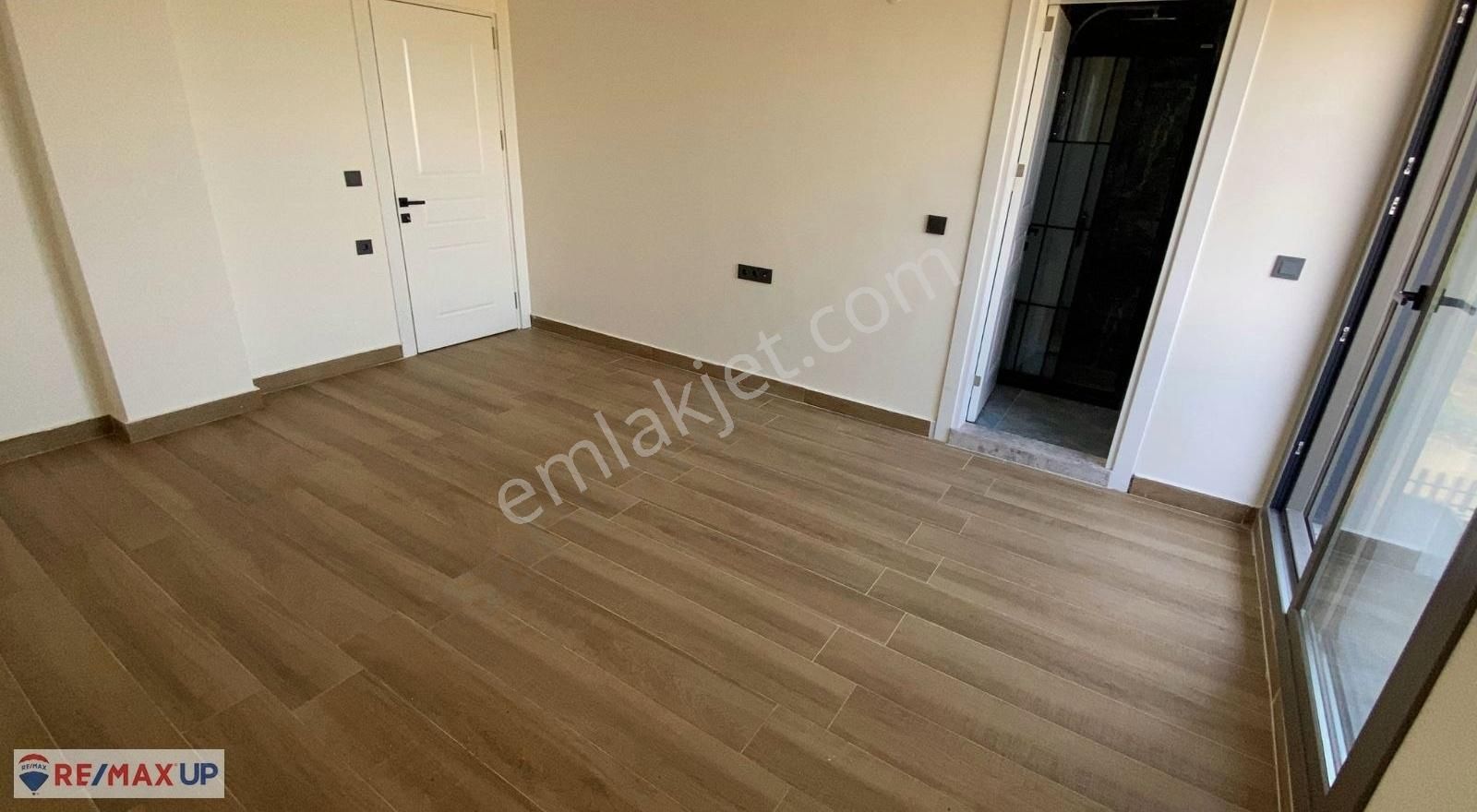 Karaburun Saip'te 5+2 Villa - Görsel 3