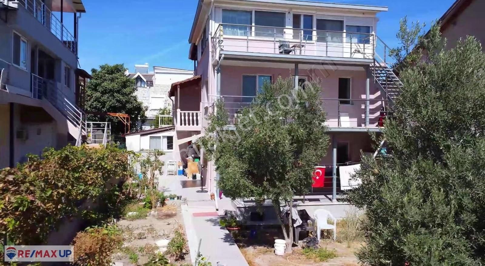 Mordoğan Merkez'de Satılık 5+2 Müstakil Ev - Görsel 23