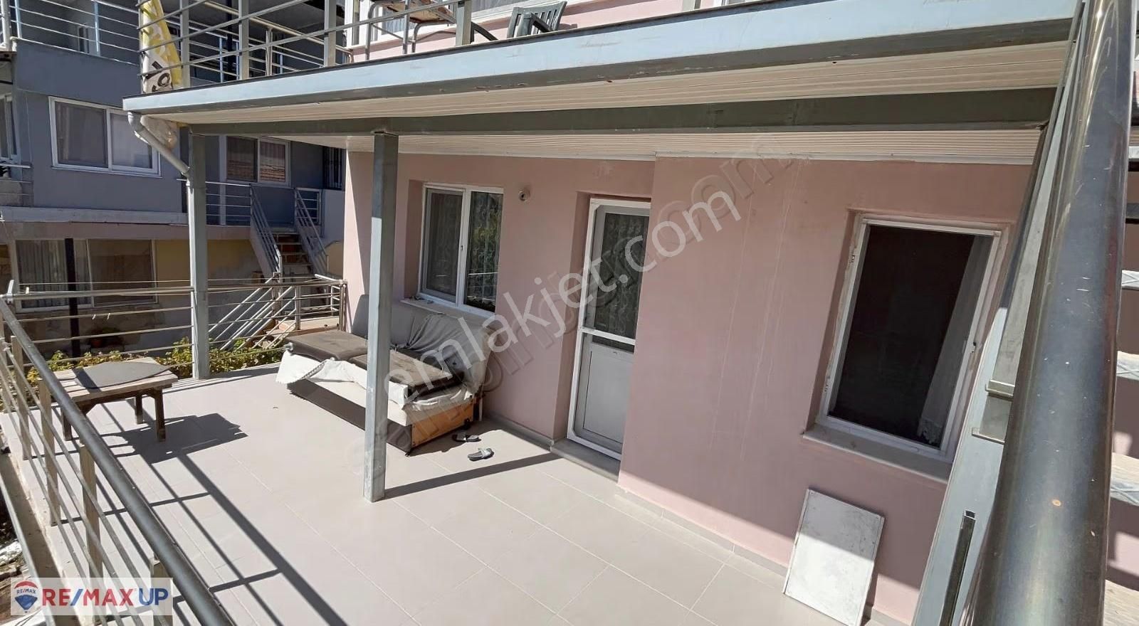 Mordoğan Merkez'de Satılık 5+2 Müstakil Ev - Görsel 3