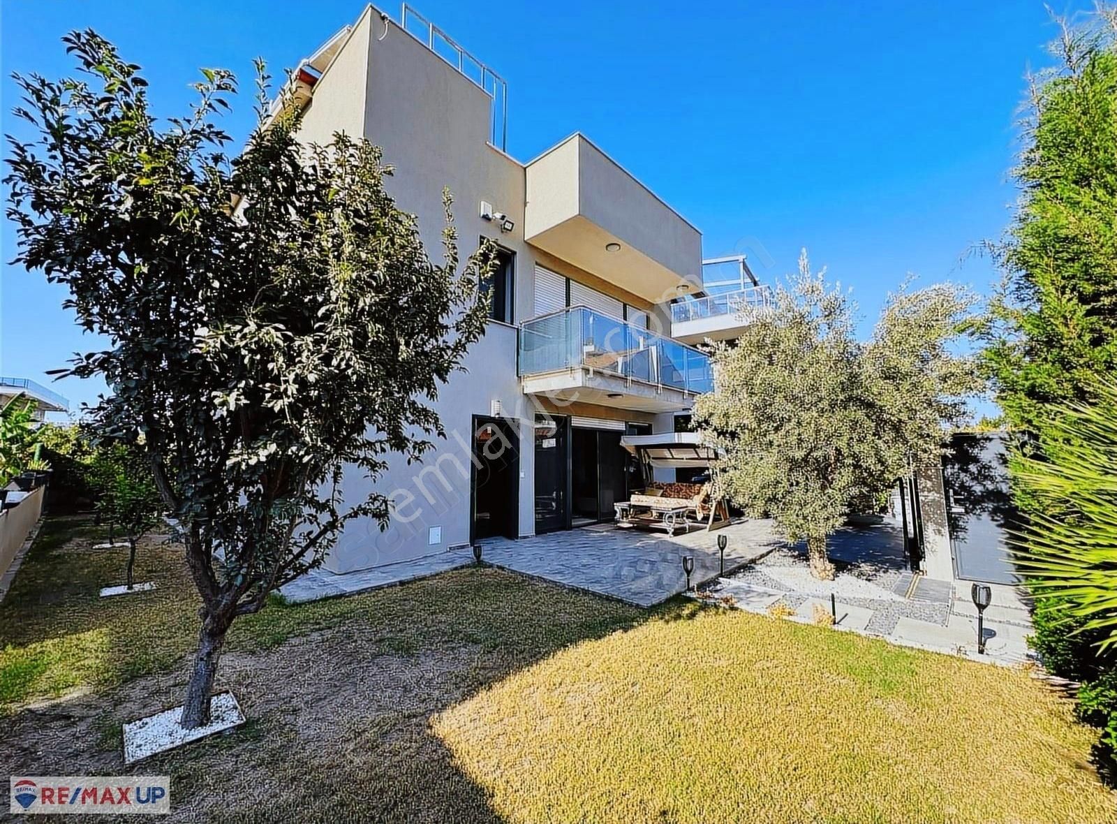 Urla Güvendik Mahallesi'nde Satılık Lüks Villa - Görsel 14