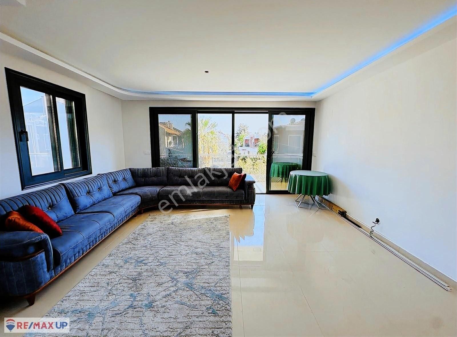 Urla Güvendik Mahallesi'nde Satılık Lüks Villa - Görsel 29