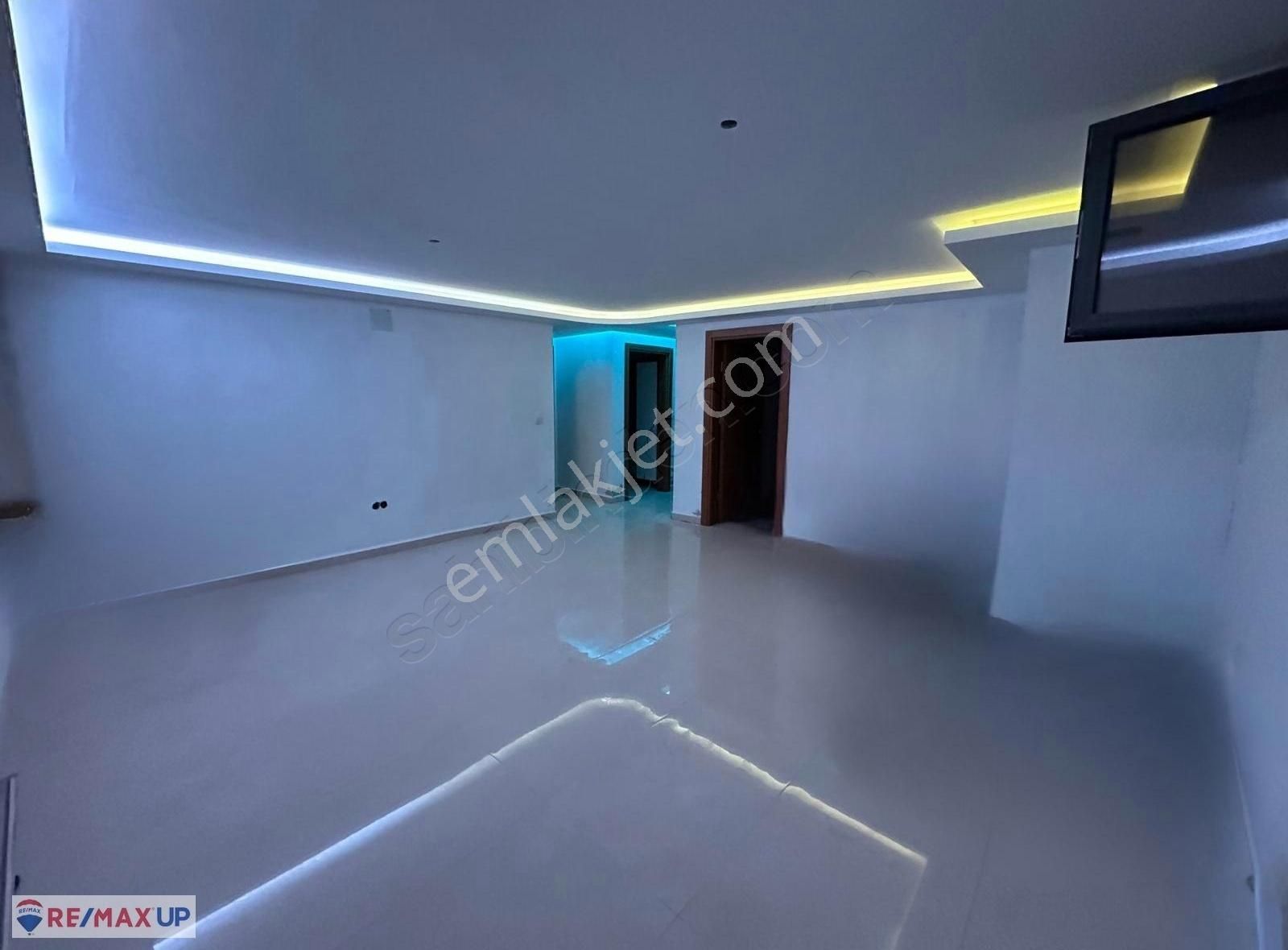 Urla Güvendik Mahallesi'nde Satılık Lüks Villa - Görsel 2