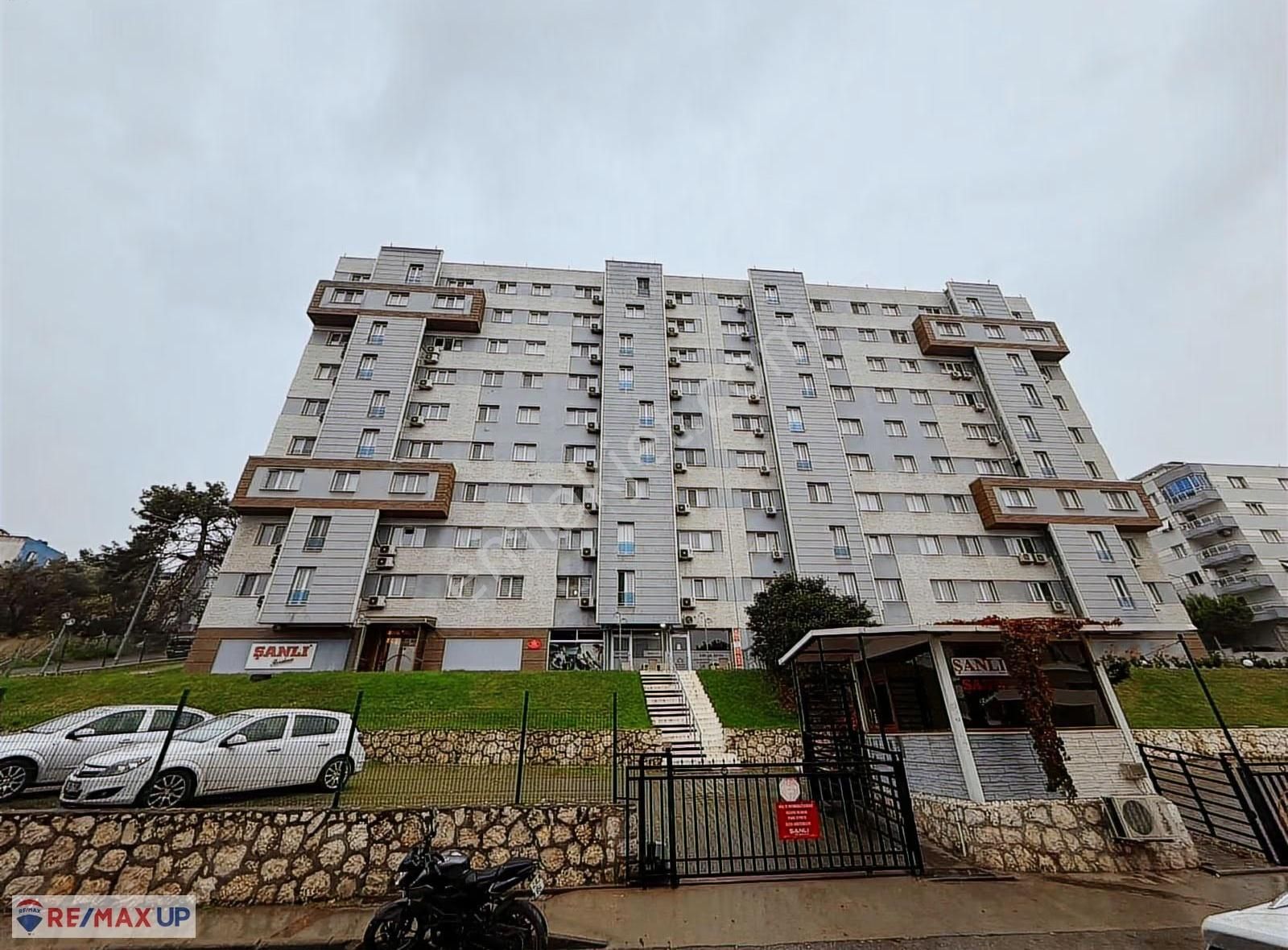 Buca Üniversite Yakını Site İçi Eşyalı Satılık 1+1 Daire