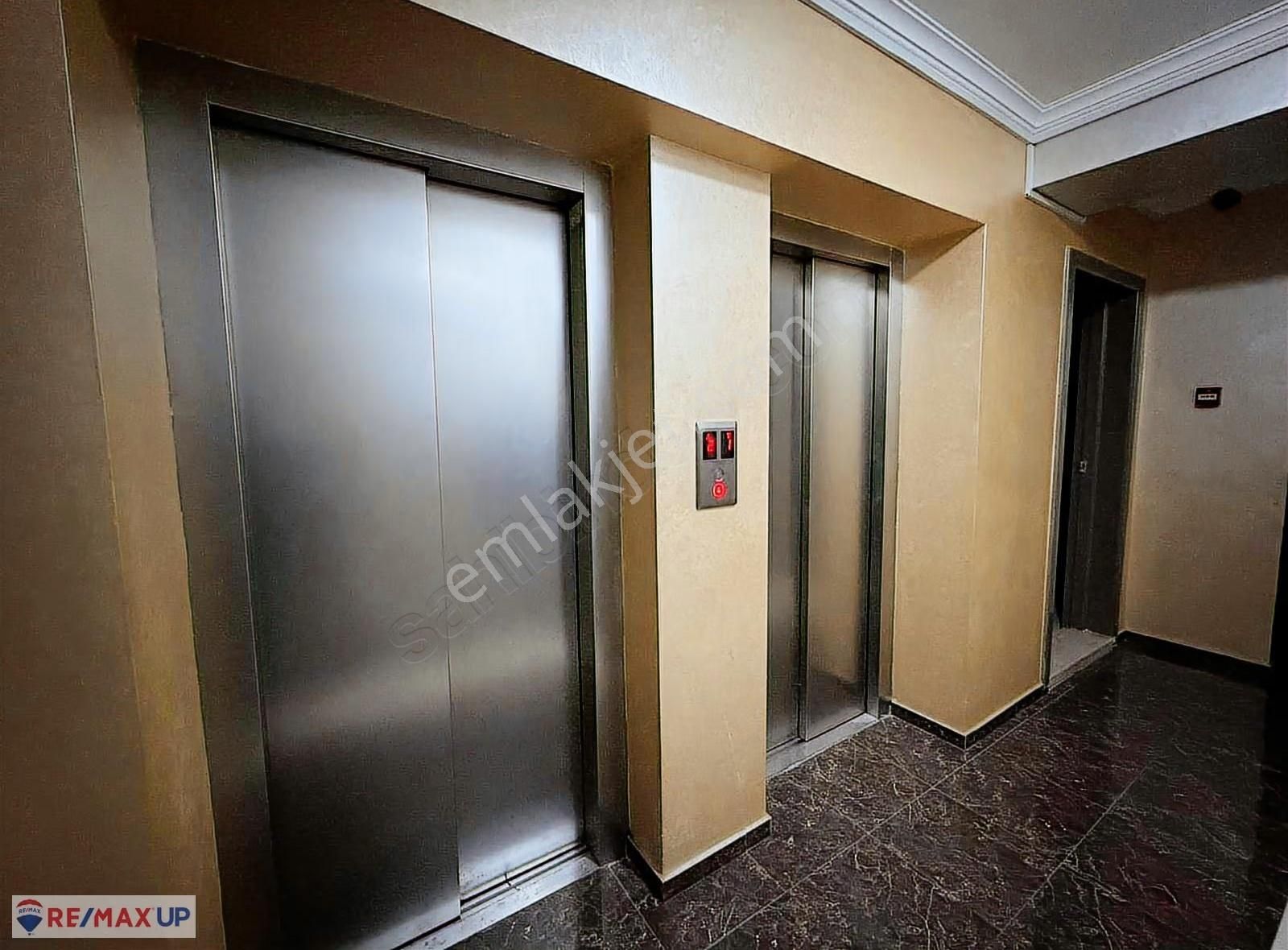 Buca Üniversite Yakını Site İçi Eşyalı Satılık 1+1 Daire - Görsel 4