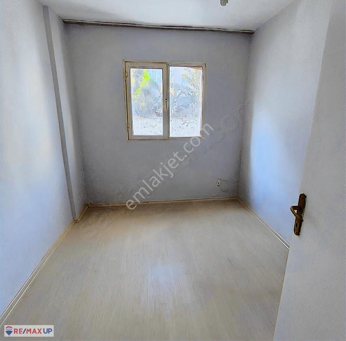 Ürünkent Sitesinde Park Manzaralı, Ferah 3+1 Daire - Görsel 13