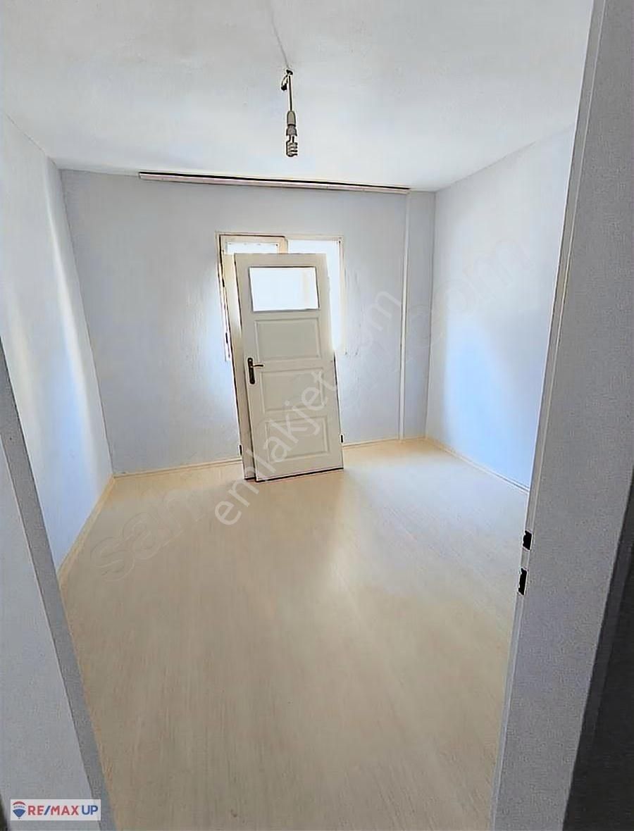 Ürünkent Sitesinde Park Manzaralı, Ferah 3+1 Daire - Görsel 28