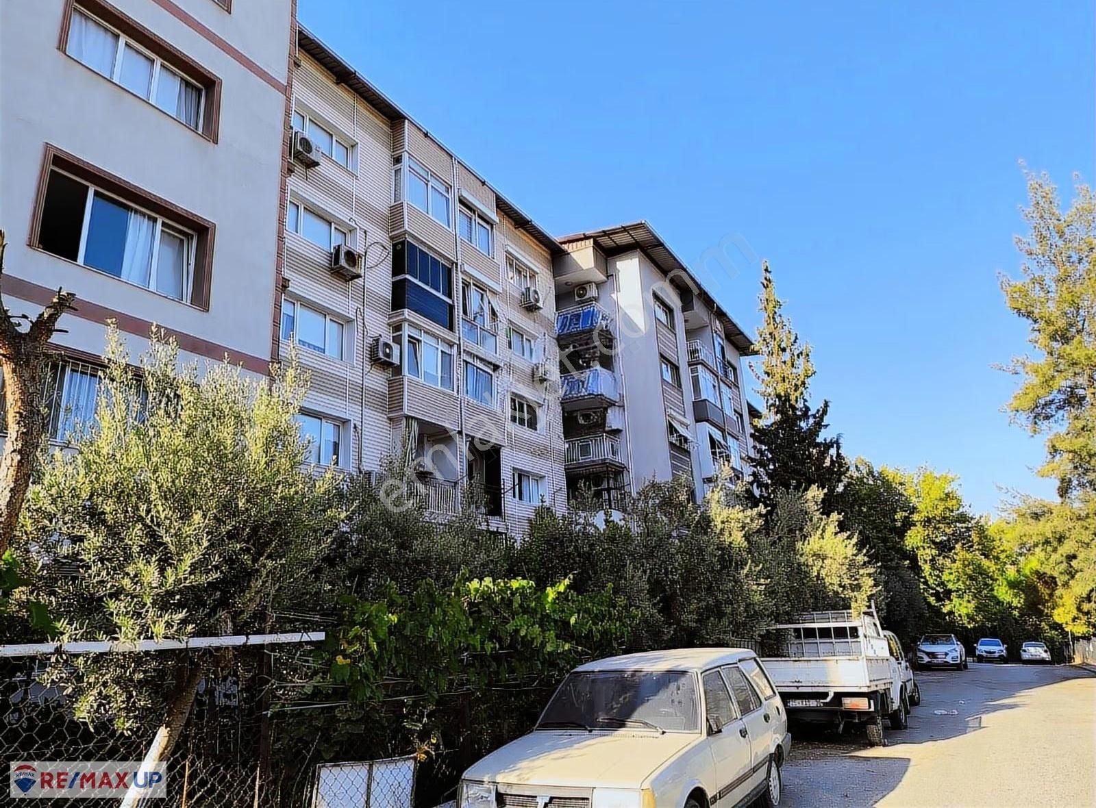 Ürünkent Sitesinde Park Manzaralı, Ferah 3+1 Daire