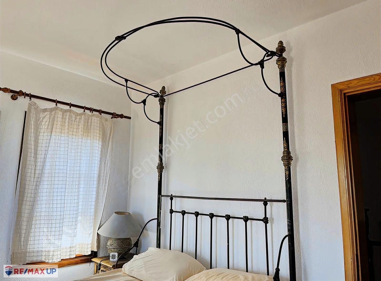 Karaburun Merkezde Tam Müstakil Villa! - Görsel 17