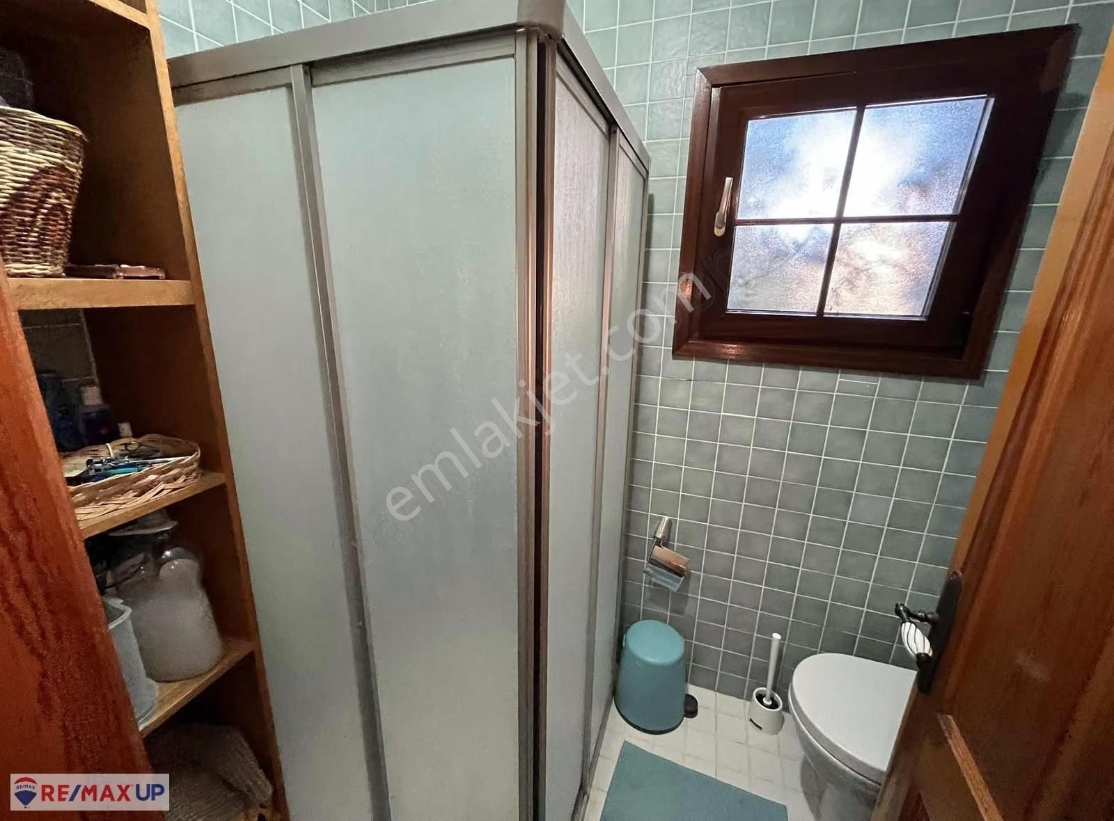 Karaburun Merkezde Tam Müstakil Villa! - Görsel 11