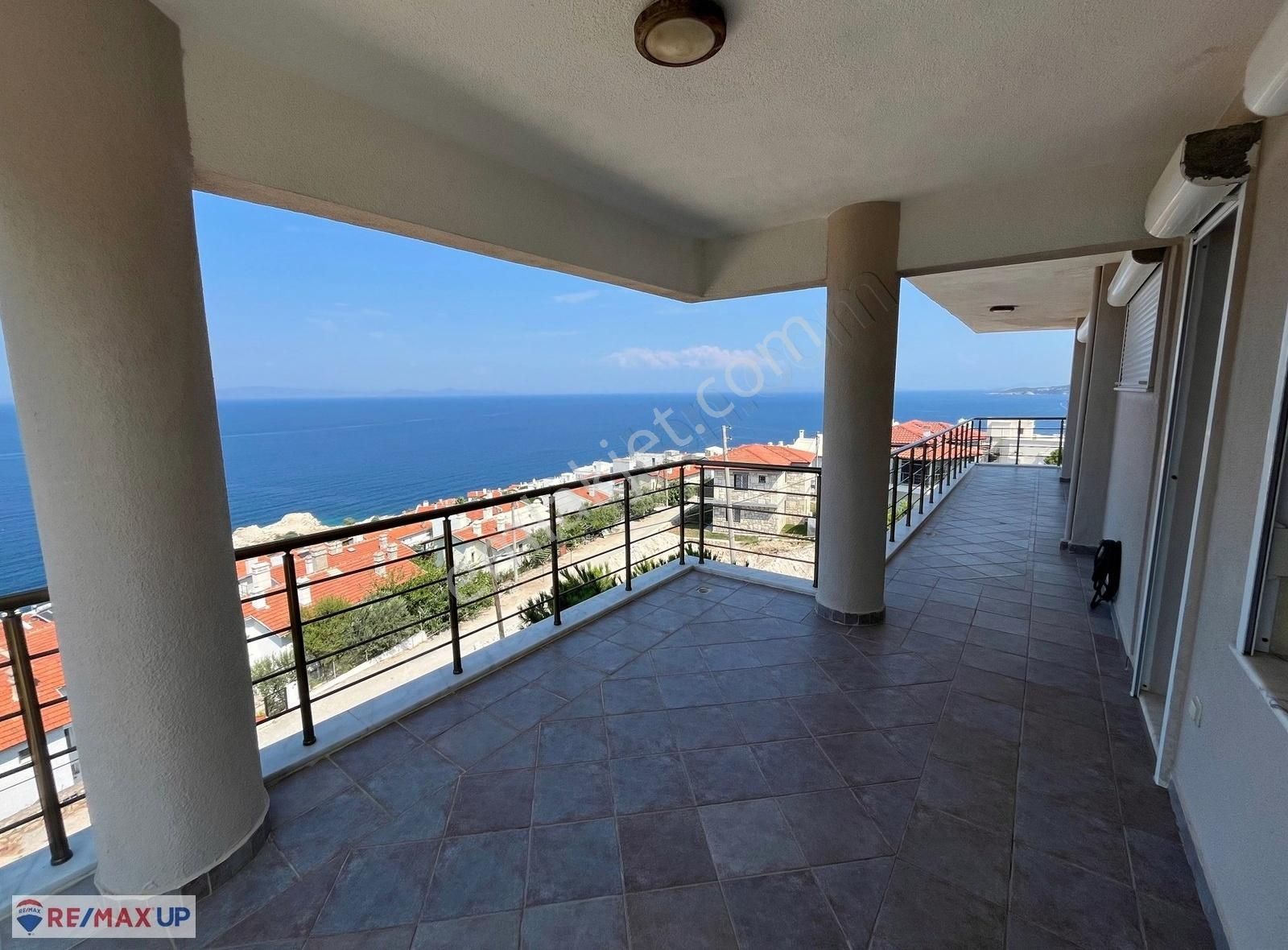 Burgazarkası'nda Deniz Manzaralı Tam Müstakil Villa - Görsel 3