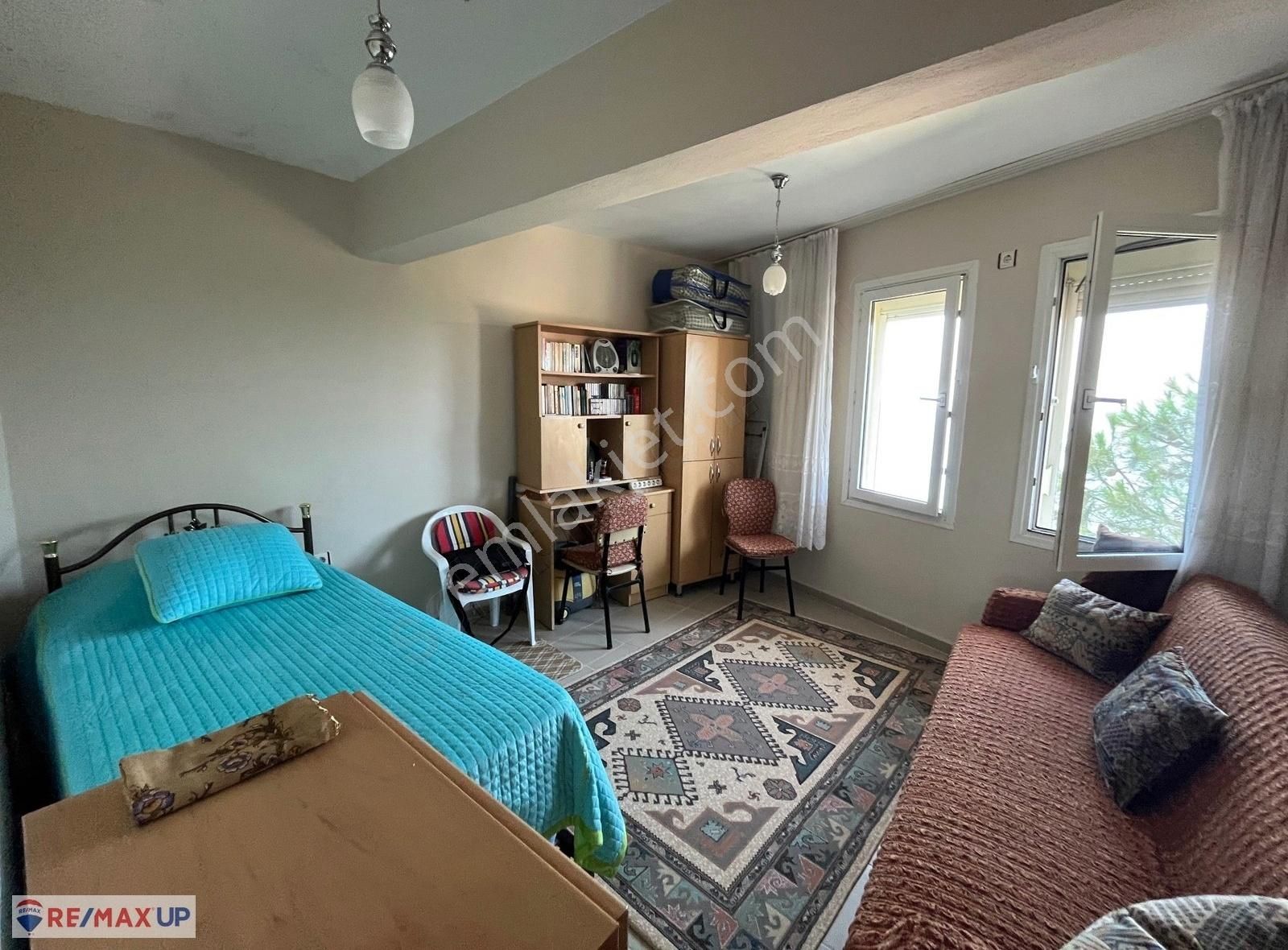 Burgazarkası'nda Deniz Manzaralı Tam Müstakil Villa - Görsel 17