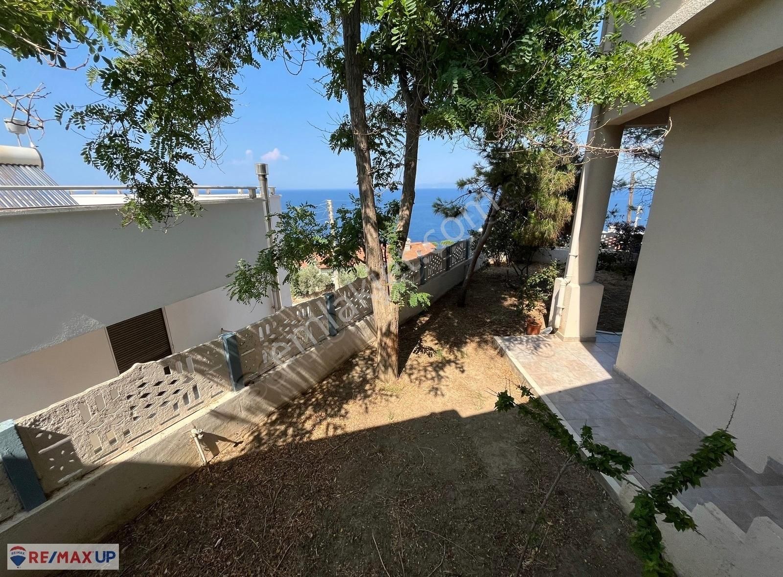 Burgazarkası'nda Deniz Manzaralı Tam Müstakil Villa - Görsel 21