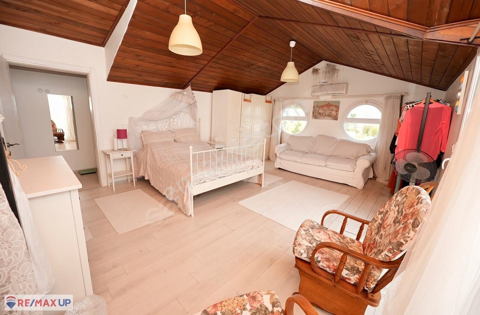 İncirlikoy'da Panoramik Deniz Manzaralı Tam Müstakil Villa - Görsel 22