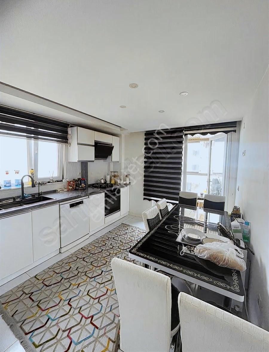 Onur Pehlivan'dan Aycicek Evlerin'de Satılık 3+1 Daire