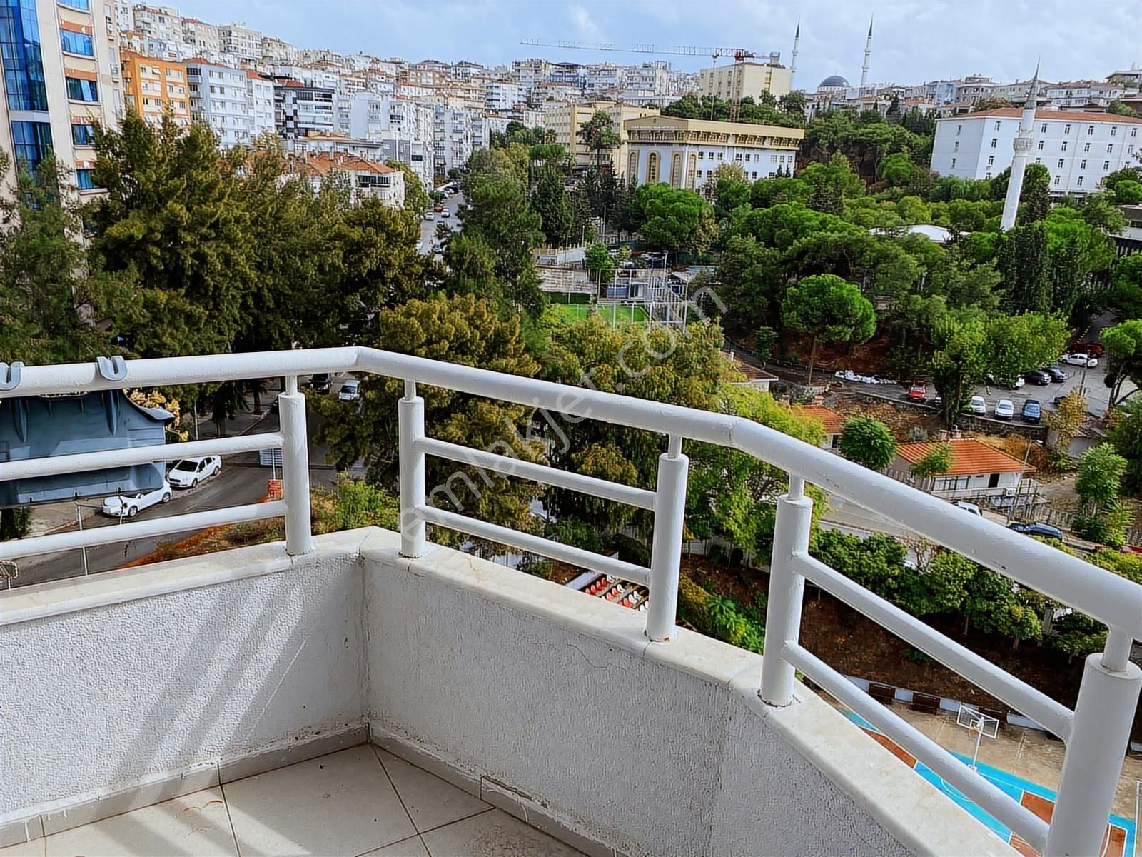 Göztepe Metro Yakını Suzuzdede Bloklarında Bakımlıgüney Köşe - Görsel 12