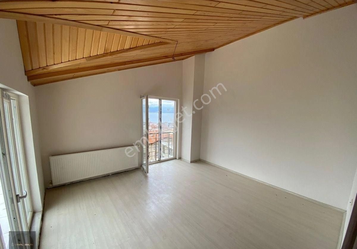 Mudanya Güzelyalı Eğtim Mahallesi 4+1 Dubleks Daire - Görsel 13