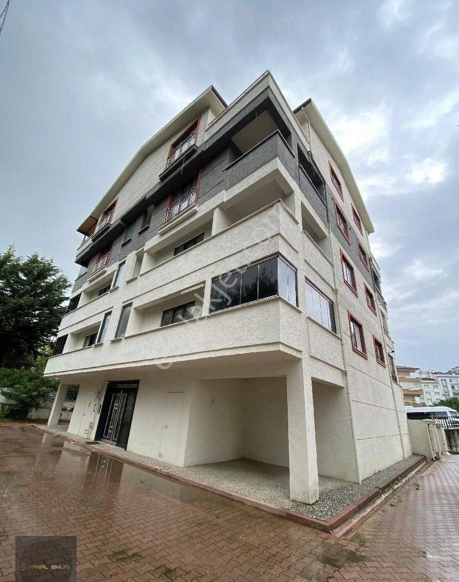 📍 Güzelyalı Burgaz Mahallesi – Barlas Sitesi’nde Satılık 2+1 Dubleks Daire