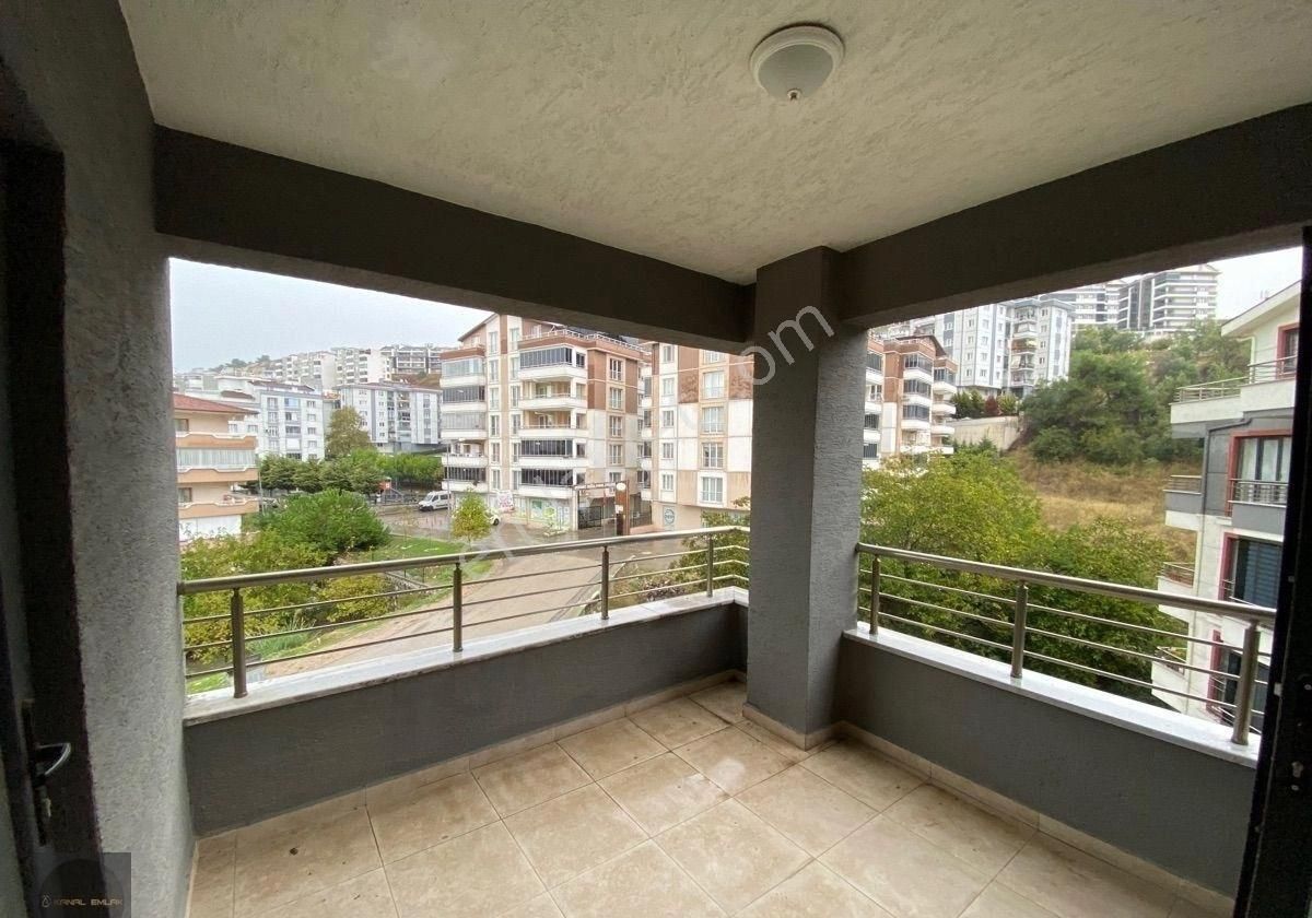 Mudanya Güzelyalı Eğitim Mahallesi’nde Satılık 2 + 1 Dubleks