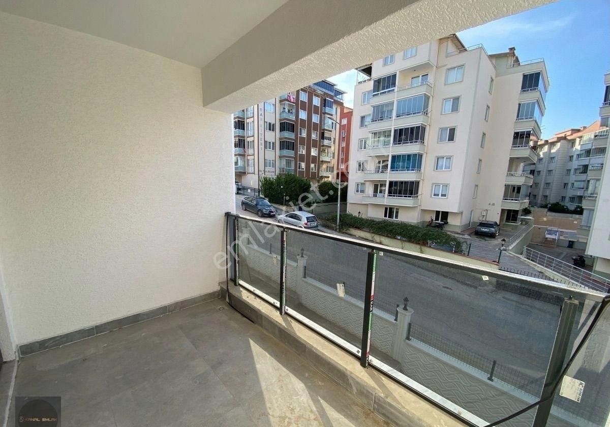Güzelyalı Eğitim Mahallesi’nde Ayşin Park Sitesi’nde 3 + 1 Ara Kat Satılık Daire - Görsel 6